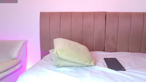 Snapshot of sebas_n_aly chatting on September 2025 08:09:02 PM ely online show from September 2025 08:09:02 PM