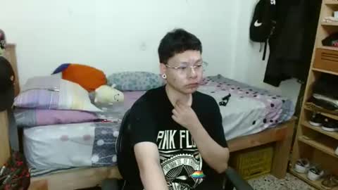 Snapshot of sebasslops chatting on February 2025 03:06:01 AM Sebas online show from February 2025 03:06:01 AM