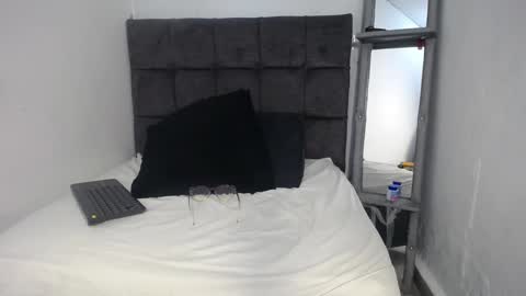 Snapshot of sebastian_n_alinson chatting on December 2024 12:08:01 AM sebastian n alinson online show from December 2024 12:08:01 AM