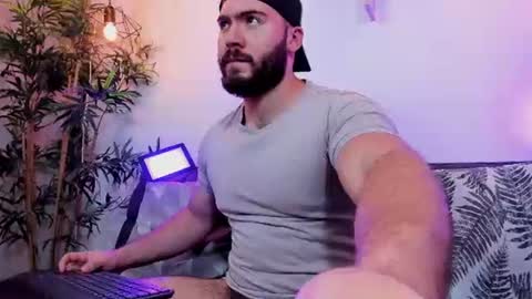 Snapshot of sebastianvilla__ chatting on June 2026 11:04:02 PM Instagram jeanpaulfit online show from June 2026 11:04:02 PM