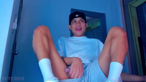 Sebastian online show from November 2025 08:09:01 PM