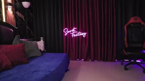 Snapshot of secretfantasy_xxx chatting on June 2026 01:03:01 AM Kiki and Max online show from June 2026 01:03:01 AM
