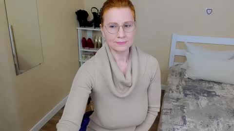 Snapshot of seductive_foxy_ chatting on March 2026 05:44:01 AM seductive_foxy_ online show from March 2026 05:44:01 AM