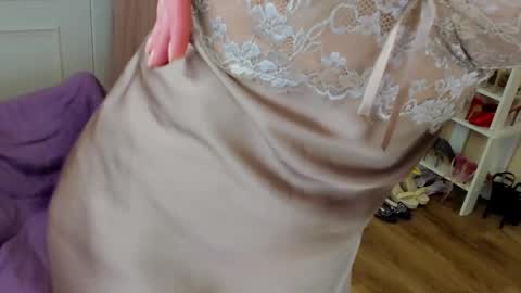 Snapshot of seductive_foxy_ chatting on April 2026 02:44:02 AM seductive_foxy_ online show from April 2026 02:44:02 AM