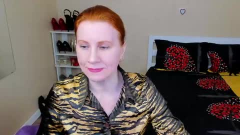 Snapshot of seductive_foxy_ chatting on April 2026 12:06:02 PM seductive_foxy_ online show from April 2026 12:06:02 PM
