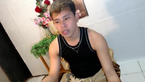 Snapshot of seductive_maxxx chatting on May 2026 06:57:02 PM Max online show from May 2026 06:57:02 PM