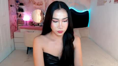 Snapshot of seductive_vana chatting on June 2026 05:11:02 PM Vanessa online show from June 2026 05:11:02 PM