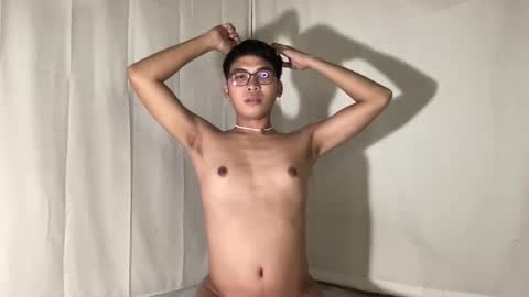 Snapshot of seductive_william chatting on November 2025 06:54:01 PM William online show from November 2025 06:54:01 PM