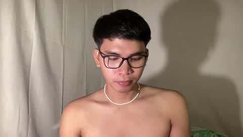 Snapshot of seductive_william chatting on December 2025 04:46:01 PM William online show from December 2025 04:46:01 PM