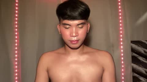 Snapshot of seductive_william chatting on April 2026 02:40:01 PM William online show from April 2026 02:40:01 PM