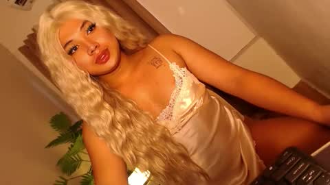 Deluxe online show from November 2025 12:43:01 AM