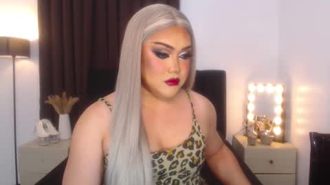 Natalie Mefford online show from February 2025 06:43:02 PM