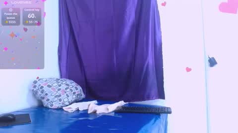 Estefany online show from November 2025 01:00:02 PM