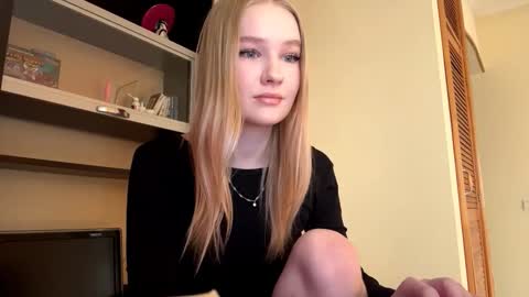 Snapshot of seemabensch chatting on February 2026 11:25:02 PM Kristie online show from February 2026 11:25:02 PM