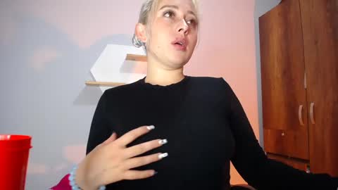 Yeyis  online show from January 2025 02:43:02 AM