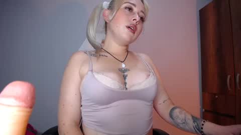 Yeyis  online show from January 2025 02:51:02 AM