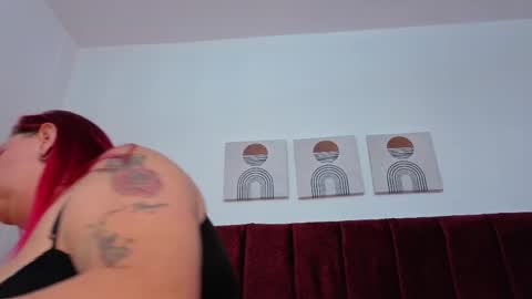 Selena online show from December 2025 12:10:01 PM