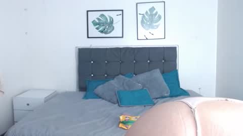 Selena online show from November 2025 03:08:02 PM