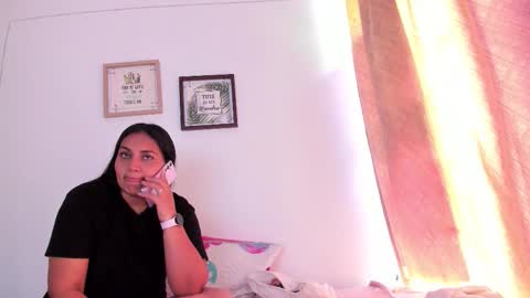 Karen online show from November 2025 01:50:01 PM