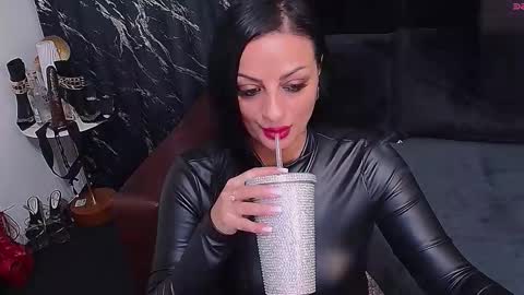 Selene online show from February 2026 05:59:02 AM