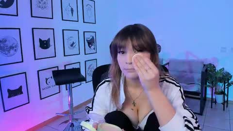 Selena ntmy online show from February 2025 12:40:01 PM