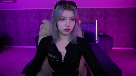 selenairis online show from April 2026 08:39:02 PM