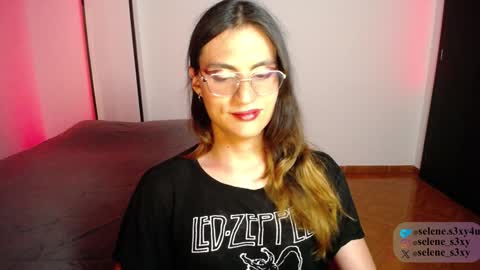 selene_s3xy online show from December 2024 03:42:01 AM