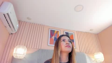 Selene online show from February 2025 06:20:02 PM