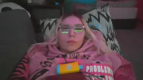 Snapshot of selenebaby chatting on December 2024 09:58:02 PM Selene online show from December 2024 09:58:02 PM