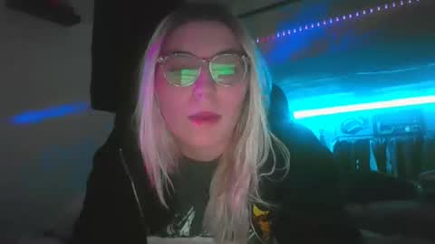 Snapshot of selenebaby chatting on January 2025 02:10:01 AM Selene online show from January 2025 02:10:01 AM