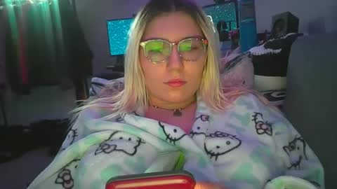 Snapshot of selenebaby chatting on January 2025 04:48:02 PM Selene online show from January 2025 04:48:02 PM