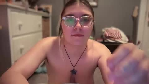 Snapshot of selenebaby chatting on March 2025 01:12:01 AM Selene online show from March 2025 01:12:01 AM