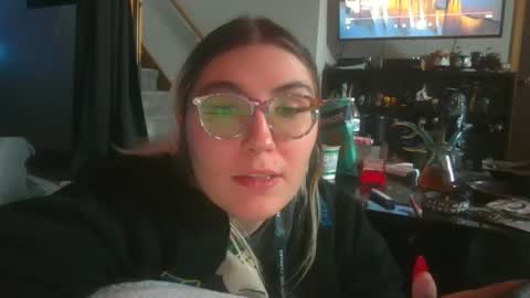 Snapshot of selenebaby chatting on March 2025 05:18:02 PM Selene online show from March 2025 05:18:02 PM