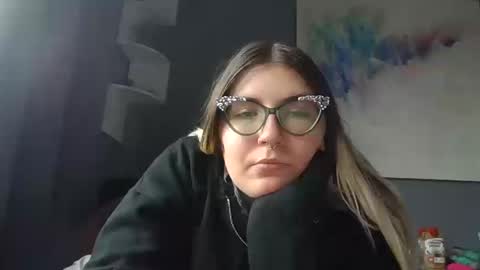 Snapshot of selenebaby chatting on October 2025 03:56:02 PM Selene online show from October 2025 03:56:02 PM