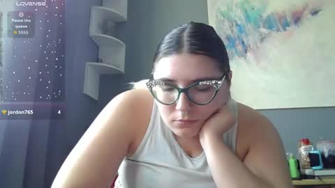 Snapshot of selenebaby chatting on October 2025 05:59:01 PM Selene online show from October 2025 05:59:01 PM