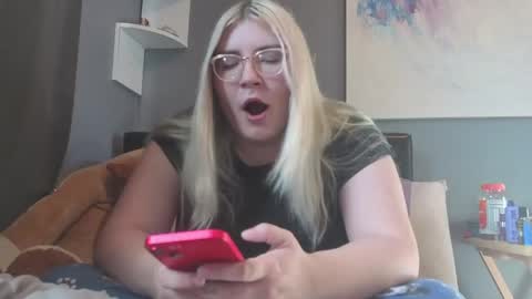 Selene online show from April 2026 12:31:01 PM