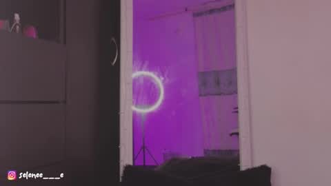 selene online show from February 2025 05:04:01 AM