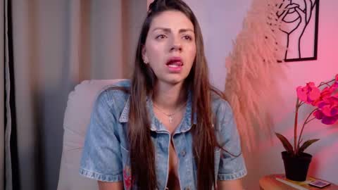 Snapshot of selenenova chatting on May 2026 08:03:02 PM Selene Nova online show from May 2026 08:03:02 PM