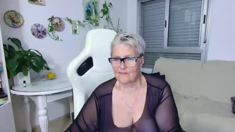 Snapshot of selenna57 chatting on May 2026 05:23:02 PM Selenna online show from May 2026 05:23:02 PM