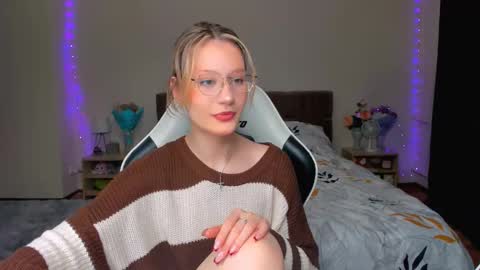 Simon and Alice online show from September 2025 08:21:01 PM