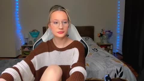 Simon and Alice online show from October 2025 08:26:01 PM