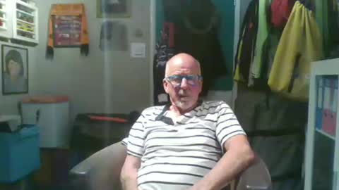Snapshot of semajstretsa chatting on May 2026 10:05:01 PM frederick online show from May 2026 10:05:01 PM