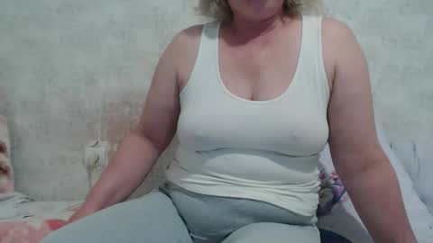 Snapshot of seniorita333 chatting on April 2026 05:52:01 AM Lenna online show from April 2026 05:52:01 AM