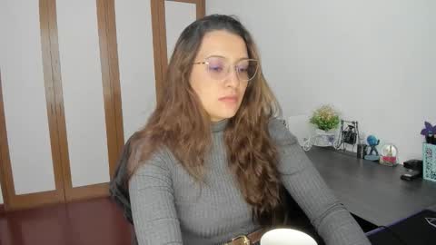 Samantha -  online show from September 2025 06:11:02 PM