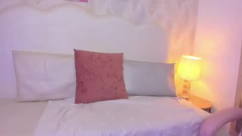 sensual_aura online show from February 2025 06:30:02 AM