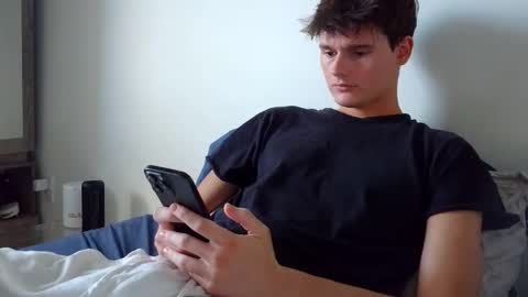Snapshot of sensualalien chatting on April 2026 11:21:02 PM Cam online show from April 2026 11:21:02 PM