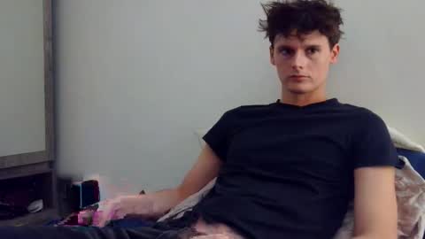 Snapshot of sensualalien chatting on April 2026 01:19:01 AM Cam online show from April 2026 01:19:01 AM