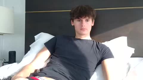 Snapshot of sensualalien chatting on June 2026 10:43:01 PM Cam online show from June 2026 10:43:01 PM