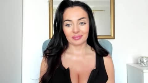 Snapshot of sensuallstella chatting on May 2026 06:44:01 AM sensuallstella online show from May 2026 06:44:01 AM