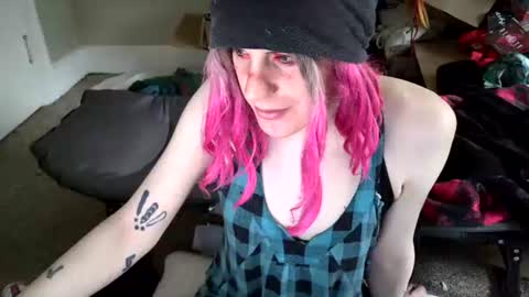 Snapshot of seraph_of_norns chatting on May 2026 04:50:01 PM F A E online show from May 2026 04:50:01 PM